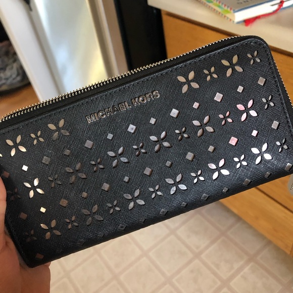 Michael Kors Handbags - Michael Kors wallet Michael Kors Handbags - Michael Kors wallet